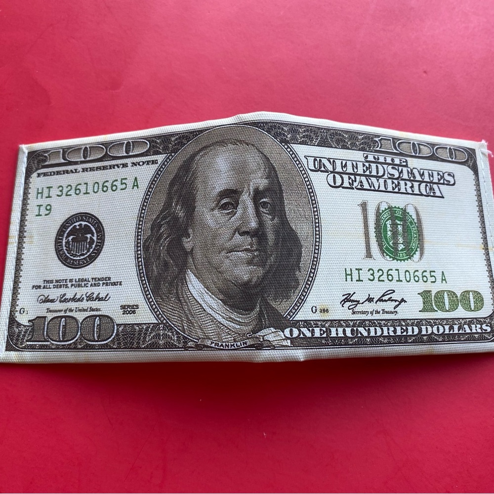 NEW MONEY BI-FOLD